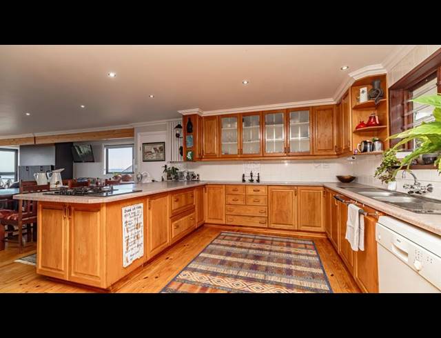 6 BEDROOM HOUSE FOR SALE IN TERGNIET